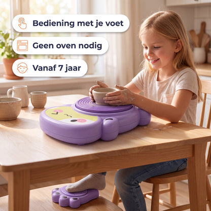 Meisje draait een kommetje: bediening met je voet, geen oven nodig, vanaf 7 jaar
